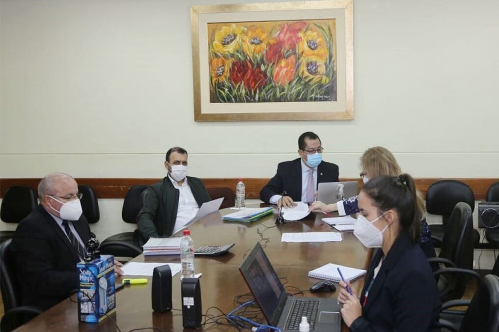 El primer pedido amplía el presupuesto vigente para el Instituto Nacional de Educación Superior, mientras que el otro será para el Ministerio de Salud Pública y Bienestar Social (MSPyBS). Foto: Gentileza.