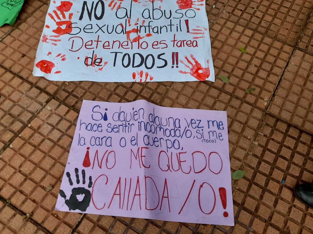 Un niño de 9 años fue auxiliado por la vecina cuando era objeto de tentativa de abuso por parte de dos jóvenes hermanos, de 15  y 18 años. Ocurrió en plena vía pública de un barrio periférico de Ciudad del Este. La fiscal Vivian Coronel investiga la causa. Foto: Archivo.