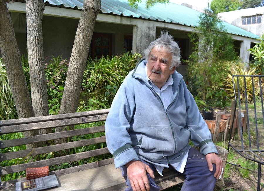 La Nación / José “Pepe” Mujica se retira de la política: balas, flores y un mensaje al mundo