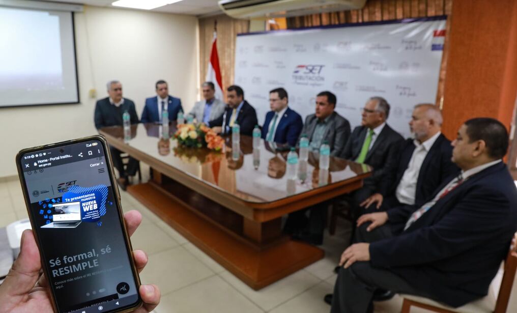 Esta mañana se llevó a cabo la inauguración de la nueva página web de la SET. Foto: Gentileza.
