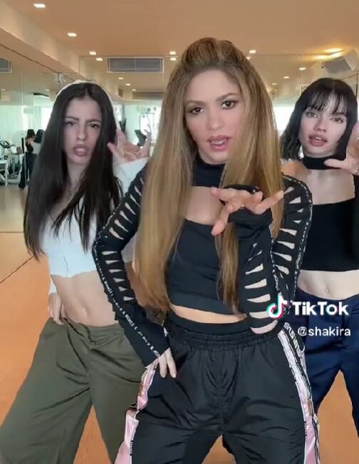 Shakira aprendió la coreografía de Tiktok de la music sessions 53. Foto: Captura de pantalla.