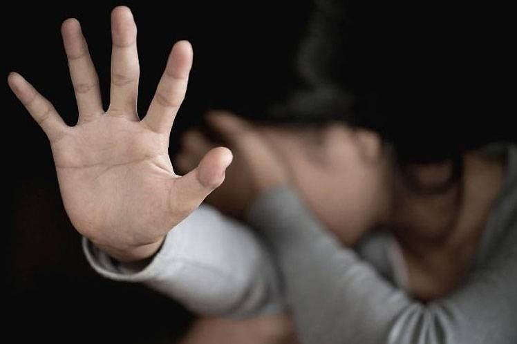 La fiscal Viviana Sánchez de Pdte. Franco acusó a dos estudiantes adolescentes por los supuestos hechos punibles de coacción sexual, violación y omisión de auxilio. El hecho se habría cometido en contra de otra menor de edad a la salida del colegio. FOTO: Ilustrativa.