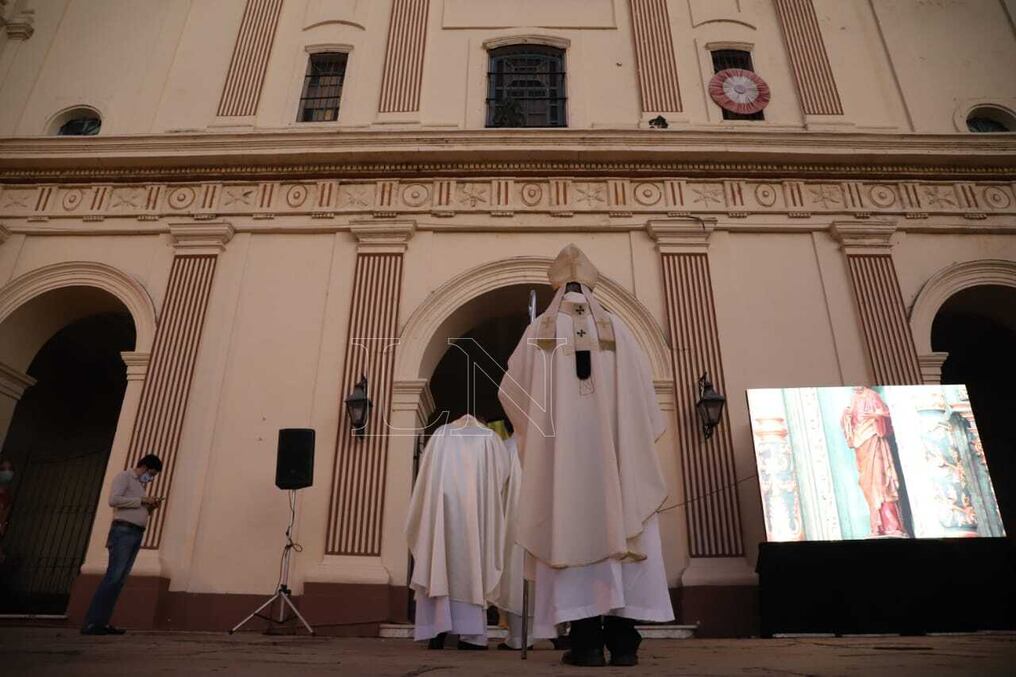 En la explanada de la Catedral Metropolitana de Asunción habrá una automisa, que también se transmitirá en vivo por Facebook. Foto: Jorge Jara.