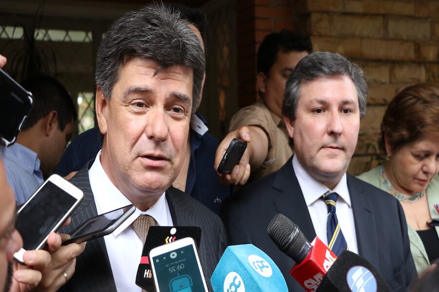 La abogada Carolina Ferreira acusó a Efraín Alegre de digitalizar la lista oficial para el Senado con el fin de favorecer a sus aliados políticos como el titular del Partido Democrático Progresista, Rafael Filizzola, en detrimento a la decisión de los liberales. Foto: Archivo.