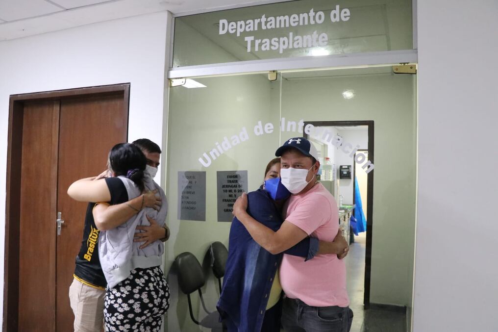 Según el doctor Agustín Saldívar, jefe del departamento de Trasplantes de Órganos y Tejidos, el trasplante es un título grande que envuelve un acto de amor entre compatriotas. Foto: Gentileza.