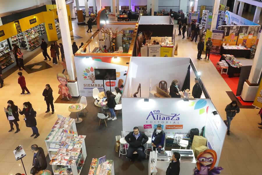 Concluye exitosamente la Feria Internacional del Libro