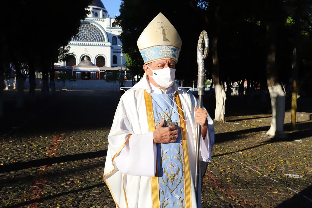 El obispo de Caacupé lamentó que se quiera instalar el debate en el país sobre la interrupción voluntaria del embarazo. Foto: Mauro Piris.