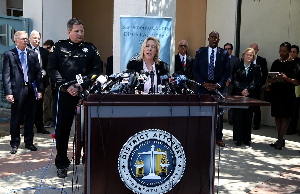“Cientos de millones de dólares –podrían superar los 1.000 millones– ya han sido desembolsados (...). Será uno de los mayores desfalcos en la historia de California”, advirtió Anne Marie Schubert, fiscal del condado de Sacramento. Foto: AFP.