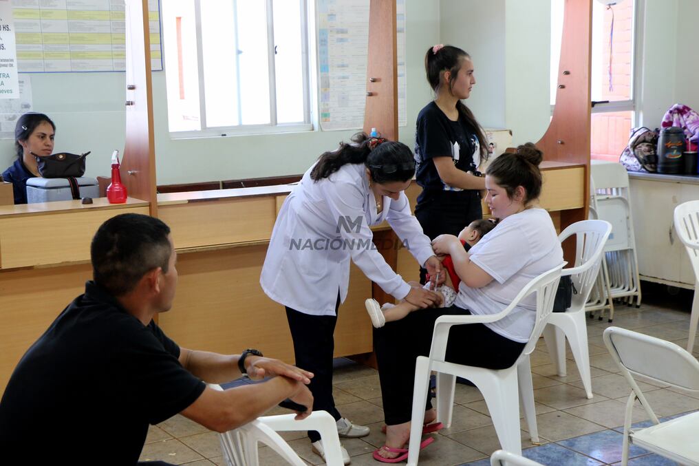 Hoy se inició en el Hospital Los Ángeles de la Fundación Tesãi las cirugías en niños y adolescentes de 2 a 15 años a cargo de la Sociedad Paraguaya de Cirugía Pediátrica con apoyo de hospitales públicos. Son 87 los pacientes a ser intervenidos en tres días programados. Foto: Gustavo Galeano.