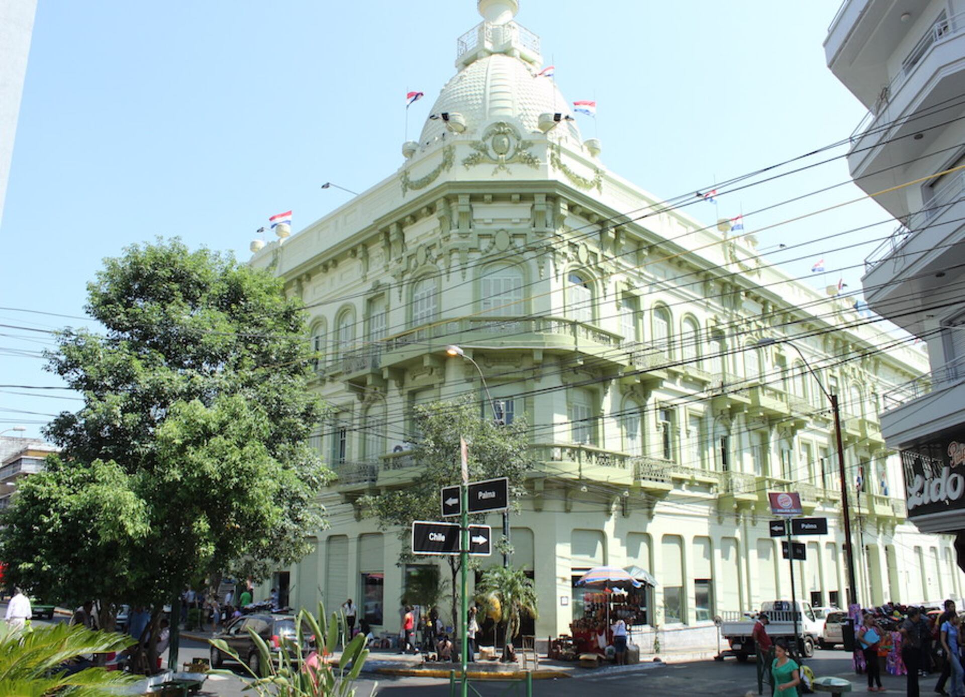 El Ministerio de Hacienda elabora y presenta el proyecto de ley de PGN al Congreso Nacional y posteriormente lo administra. Foto: Archivo.