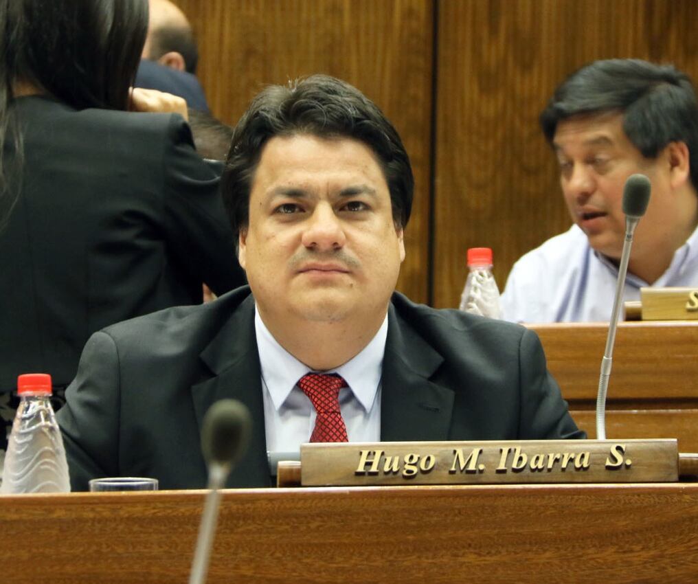 De acuerdo a las informaciones extraoficiales, el diputado Hugo Ibarra sería el nuevo ministro de Urbanismo en reemplazo de Dany Durand, quien renunció al cargo esta mañana. Foto: Archivo.