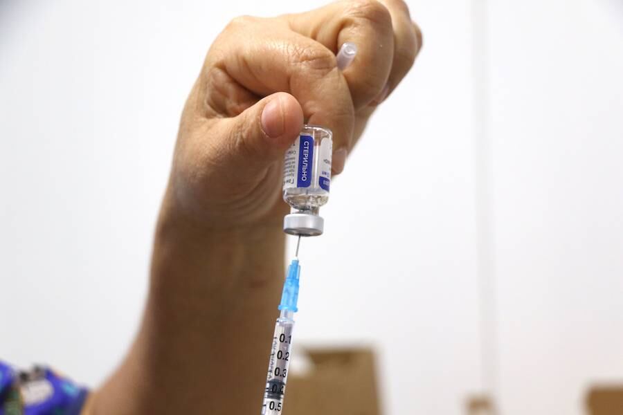 Desde la Sociedad Paraguaya de Endocrinología sostienen que la inoculación no será suficiente si no se siguen cumpliendo las medidas sanitarias dispuestas por el Ministerio de Salud Pública. Foto: Archivo.