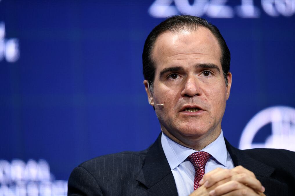 Mauricio Claver-Carone expresó su preocupación porque las compañías asiáticas son empresas subsidiadas por el Estado chino. Foto: AFP.