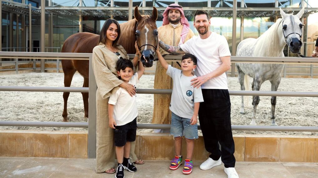 Leo Messi duramente sancionado por el PSG por visitar el Medio Oriente en días de práctica. Foto: Gentileza