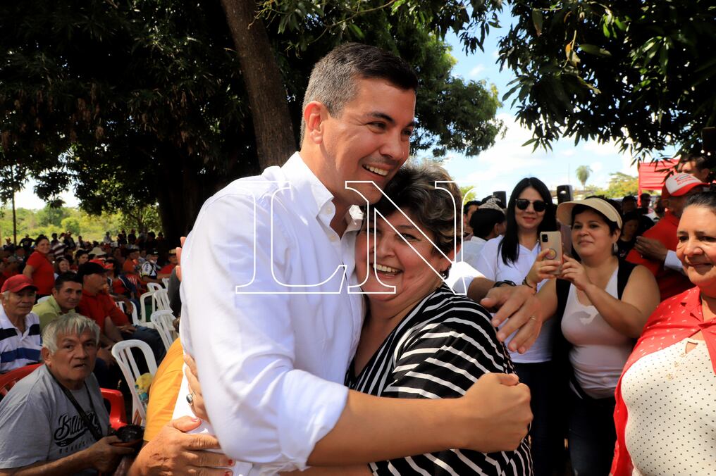 Peña compartió con sus correligionarios en San Pedro del Ycuamandiyú. Foto: Jorge Romero.