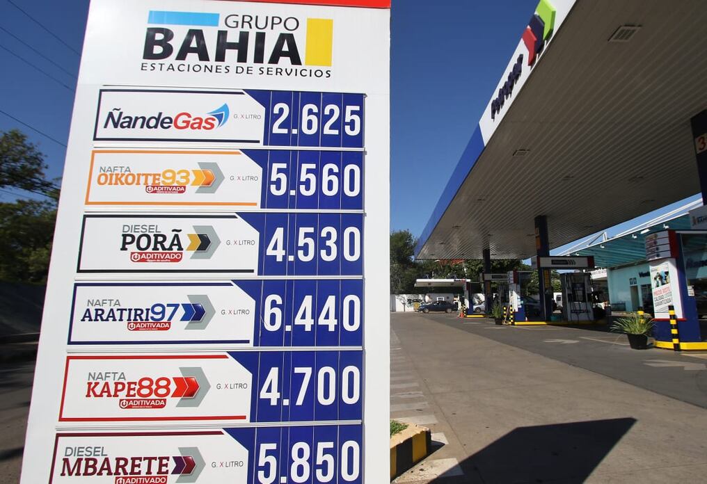 Desde hoy Petropar también incrementó los precios de sus productos, al igual que los emblemas privados. Foto: Nadia Monges.