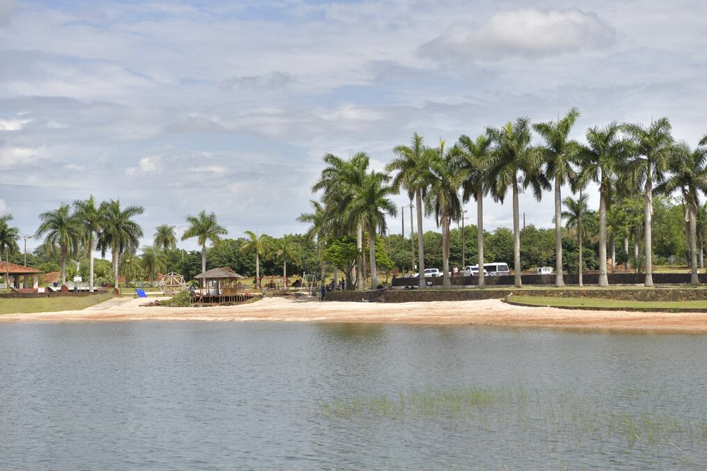 La playa Tacuru Pucu de la Costanera de Hernandarias, sobre el Lago de Itaipú, será reabierta el 25 de febrero, según anunció la Asesoría de Turismo de la entidad hidroeléctrica. Foto: Gentileza.