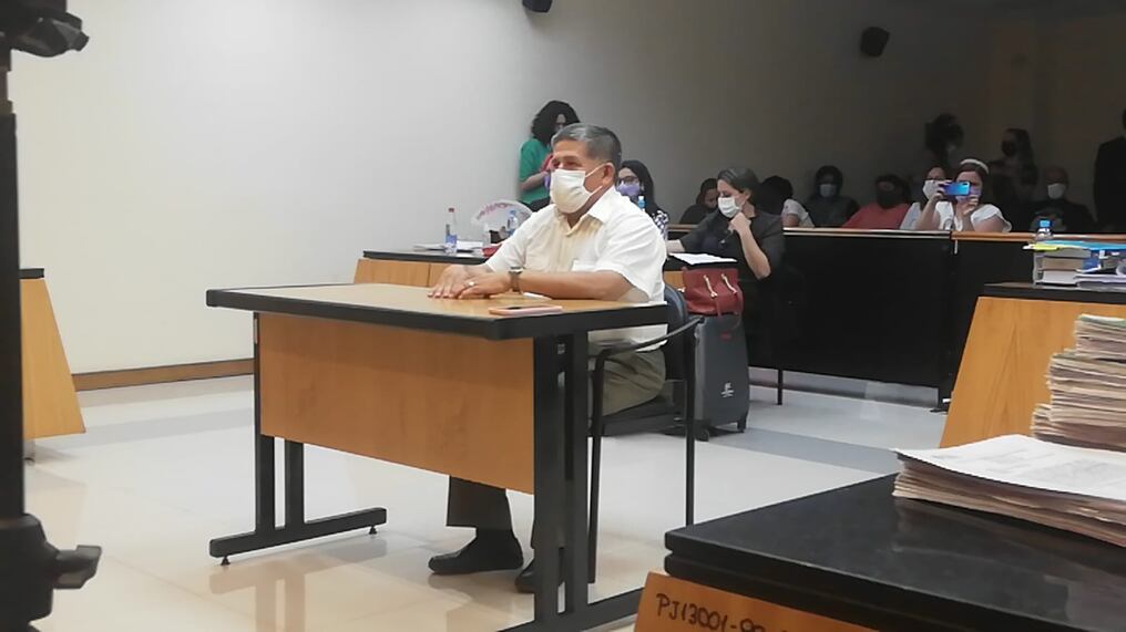 El sacerdote Silvestre Olmedo fue beneficiado con la prescripción del caso de acoso sexual y por ende obtuvo el sobreseimiento definitivo. Foto: Gentileza.