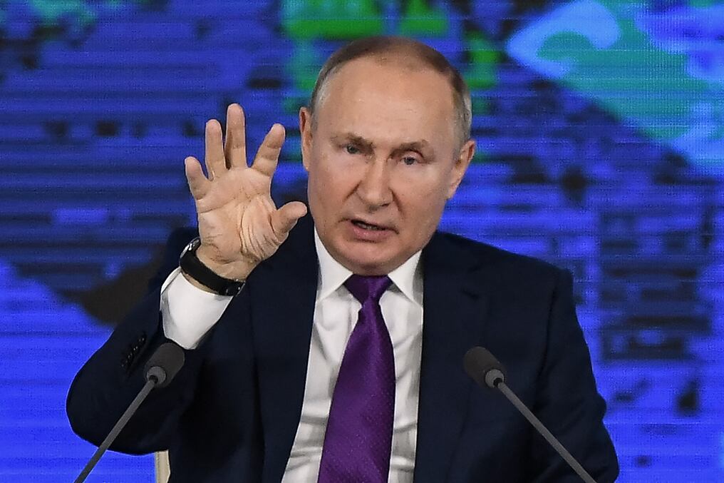 El presidente ruso sostuvo que, “como en 1945, la victoria será nuestra”, estableciendo numerosas comparaciones entre la Segunda Guerra Mundial y el conflicto de Ucrania, con ocasión del 77º aniversario de la derrota de la Alemania nazi. Foto: AFP.