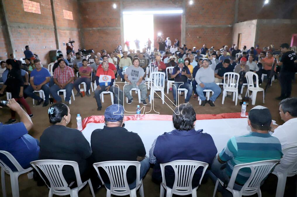 El anuncio fue hecho esta siesta tras una reunión realizada en la ciudad de Limpio entre representantes del sector. Foto: Roberto Zarza. 