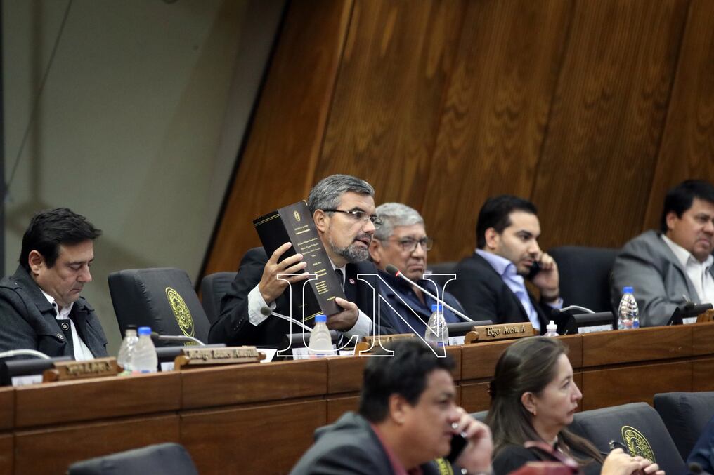 El legislador liberal se encuentra evaluando retirar su candidatura a la Gobernación de Central al asegurar que no busca asumir la jefatura departamental para robar. Foto: Archivo.