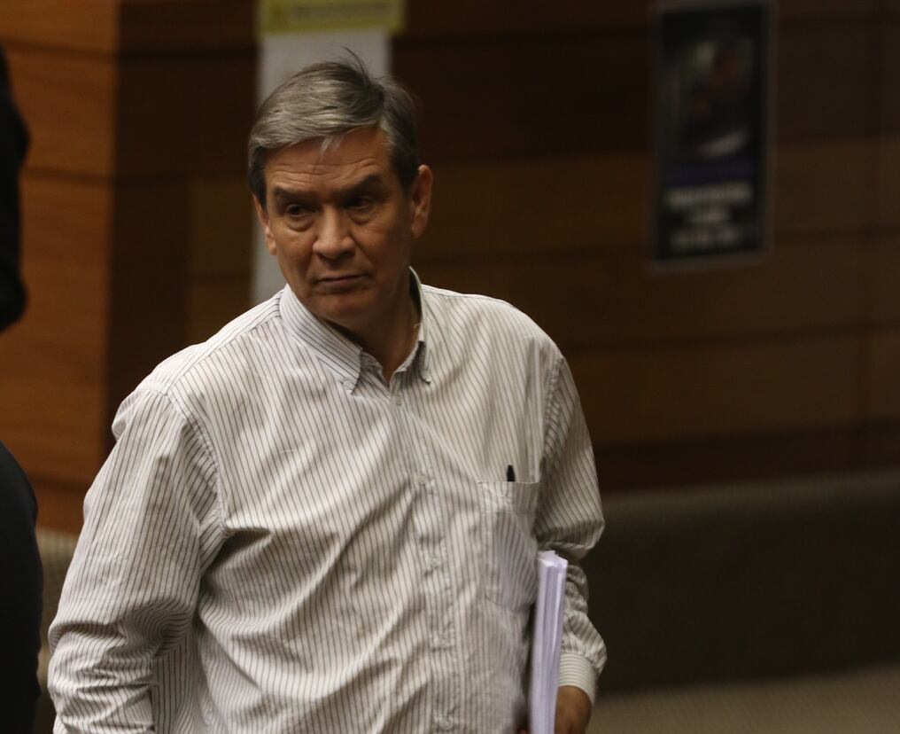 El senador José "Pakova" Ledesma apunta de manera directa a los senadores oficialistas que, según él, los mismos no están interesados en que se trate dicho proyecto de ley. Foto: Néstor Soto.