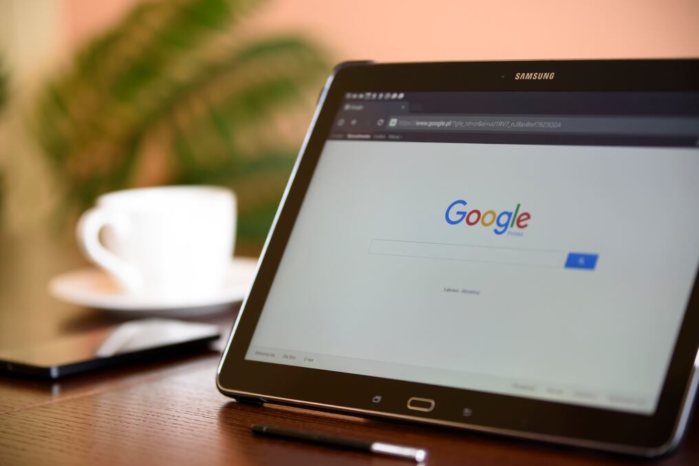 Los internautas tenían dificultades este lunes para conectarse a Gmail o YouTube, la firma trabaja para resolver la falla. Foto: Ilustrativa.