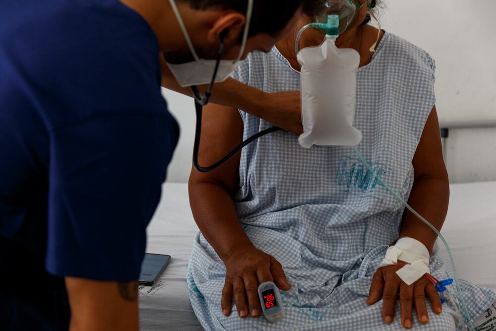 Desde el comienzo de la epidemia más de 145.544.640 personas contrajeron la enfermedad. Foto: AFP.