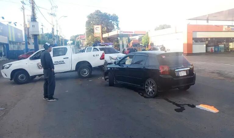 Derlis Bernal, de 24 años, fue detenido por policías tras una persecución en su contra que terminó cuando chocó su vehículo sobre la avenida Gral. Aquino de Luque. Foto: Gentileza.