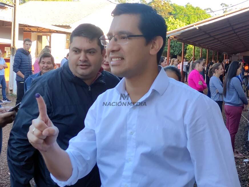 El candidato a gobernador de Alto Paraná destacó los ánimos electorales para desarrollar una gran jornada cívica, sin que se desarrolle ningún tipo de incidente. Foto: Nación Media.