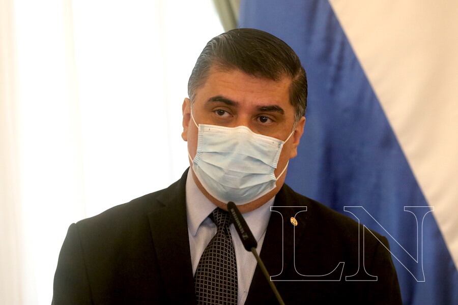El ministro de Salud, Julio Borba, insistió que es importante continuar con todos los protocolos sanitarios establecidos ante el riesgo de una tercera ola, como sucede en otros países. Foto: Pánfilo Leguizamón.