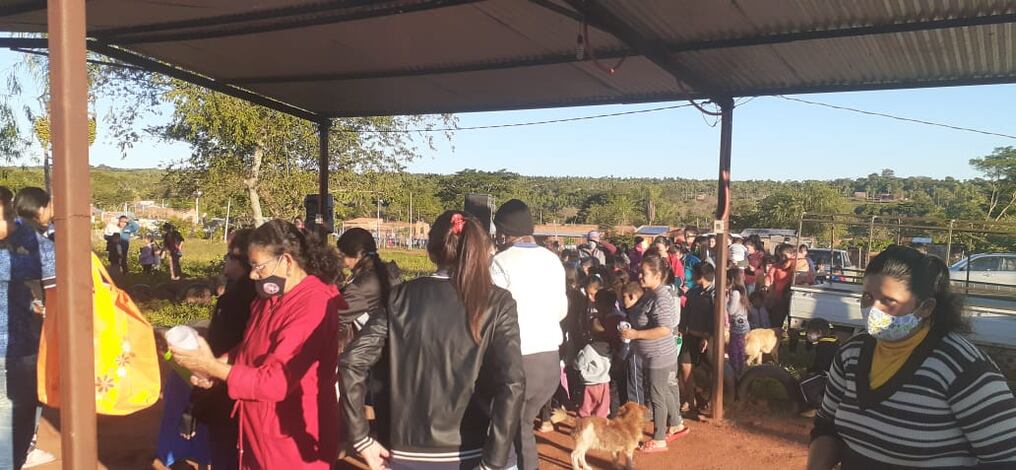 Olla popular de Doña Marta Alejandra González en el asentamiento Vecinos Unidos, de Aldana Cañada, en el kilómetro 24 de la ciudad de Itauguá. Foto: Gentileza.