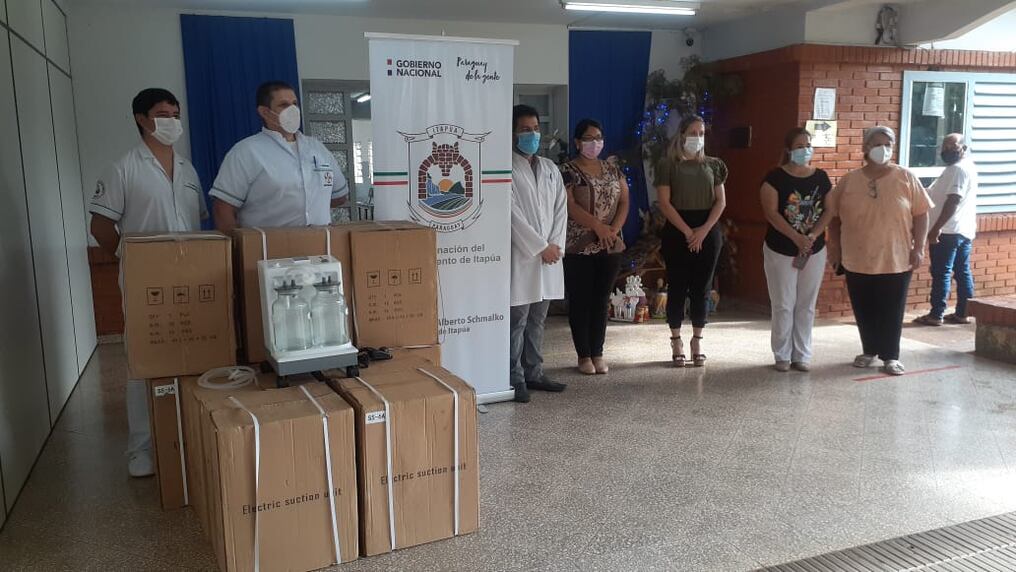 La Gobernación de Itapúa entregó equipamientos para cuidados de pacientes críticos en UTI y salas de reanimación. Foto: Universo 970 AM.