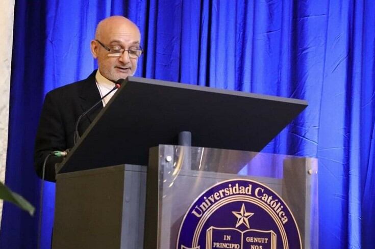 Monseñor Javier Pistilli Escorzara, gran canciller de la Universidad Católica pidió a la feligresía paraguaya acompañar con oración y discreción la presencia de los delegados enviados por el papa Francisco. Foto: Gentileza
