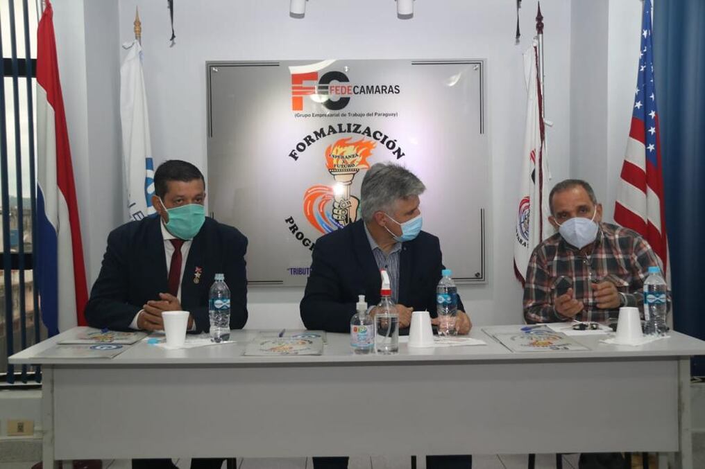 El ministro del Interior desarrolló su jornada este viernes en el departamento de Alto Paraná, reuniéndose con empresarios del gremio. Foto: Ministerio del Interior.