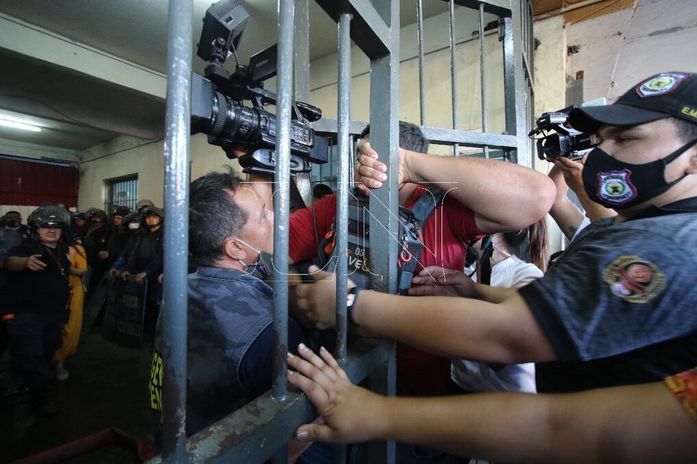 Luego de la difícil semana que se vivió en la Penitenciaría Nacional de Tacumbú y el asesinato de 7 personas privadas de libertad, la ministra de Justicia habló de lo acontecido. Foto: Néstor Soto.