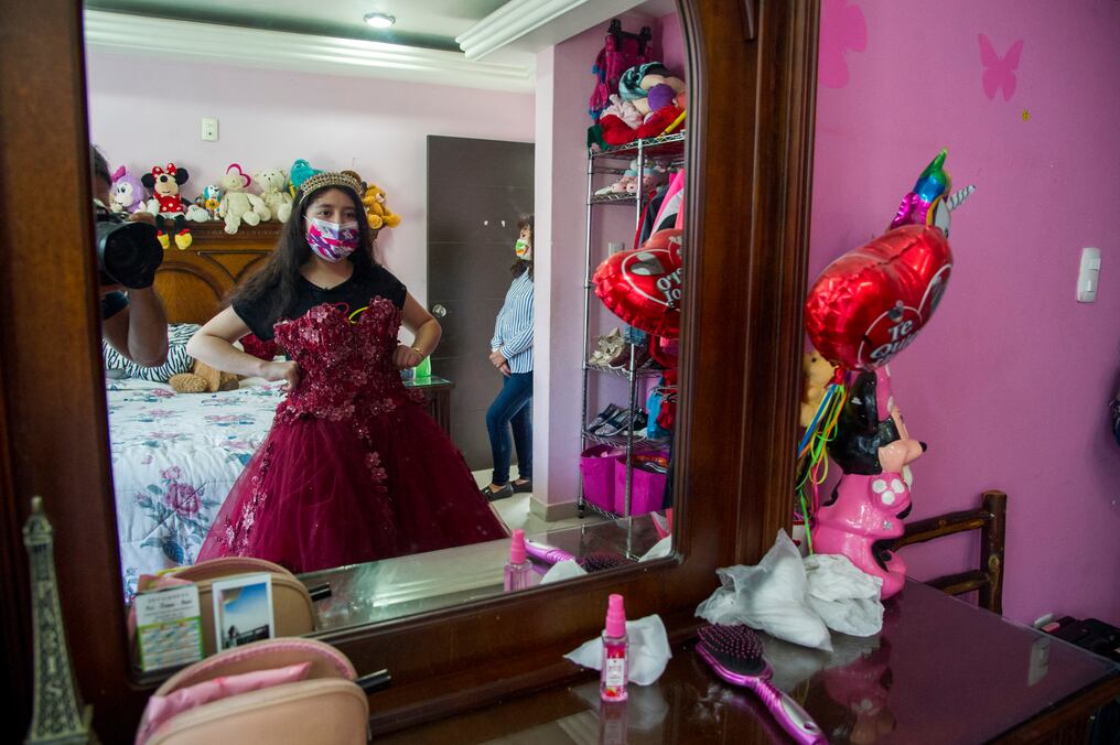 La mexicana Eréndira Ofelia Sánchez Miranda, de 15 años, en Naucalpan de Juárez. Estado de México, a 30 de julio de 2020. Foto: AFP.