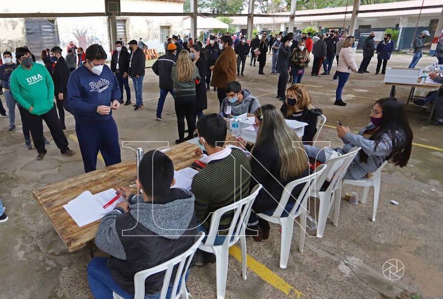 La fiscala electoral Miriam González recordó que el único documento que habilita a votar es la cédula de identidad, sea vigente o vencida. Foto: Jorge Jara.
