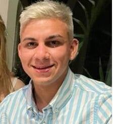 Francisco Luis Alberto Talavera, de 26 años, se encuentra desaparecido tras ser visto por última vez nadando en una playa de México. Foto: Gentileza.