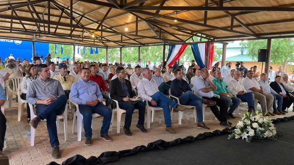 El futuro presidente de la República, Santiago Peña durante el acto central de la cuarta edición de la Expo Pioneros. Foto: Gentileza 