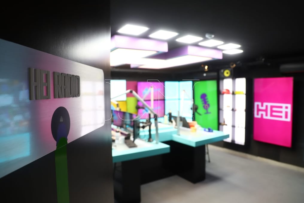 Este 10 de mayo de 2021 quedó inaugurado oficialmente el nuevo y amplio estudio de HEi Network, ubicado en Lambaré. Foto: Christian Meza.
