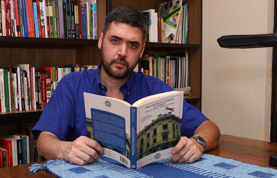 Carlos Peris, investigador, sociólogo y docente. Foto: Christian Meza.
