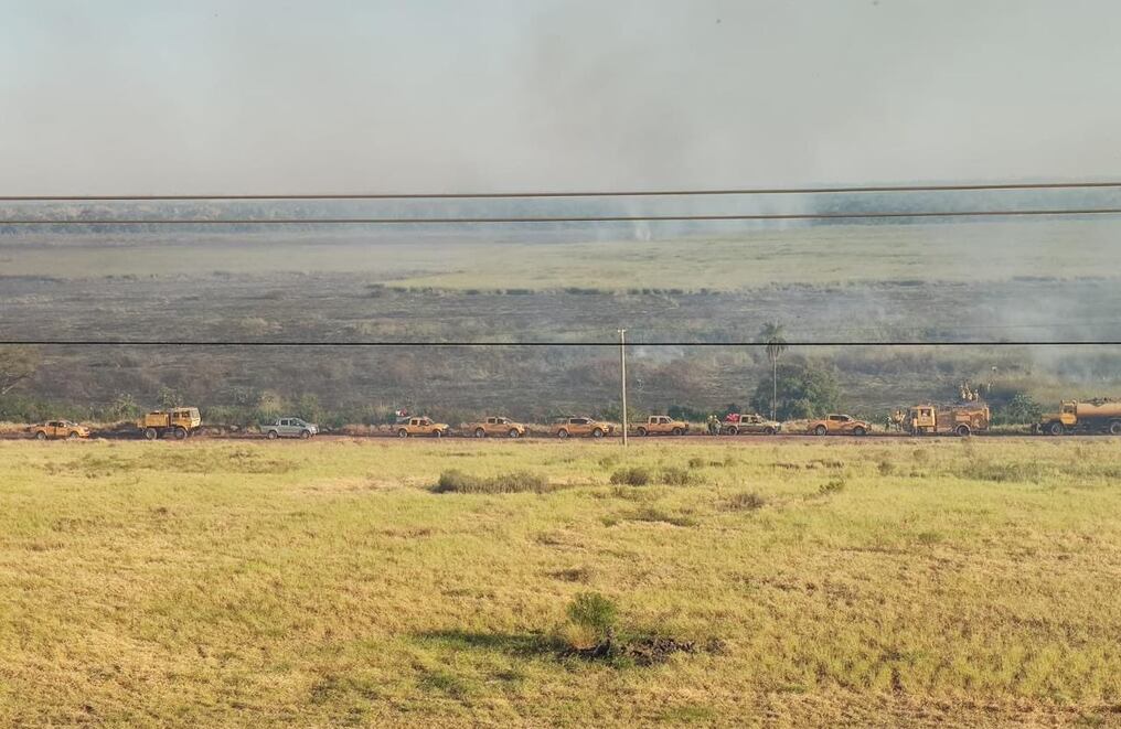 A raíz de los incendios de gran magnitud que se desarrollaban en compañías y otras zonas de Ayolas, la Junta Municipal declaró emergencia ambiental en su momento. Foto: Gentileza.