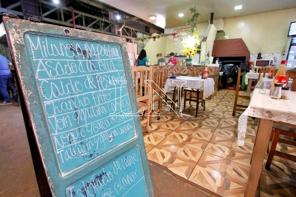 Los precios de los platos más populares sufrieron modificación tras la suba del gas en G. 600 el kilo desde este miércoles. Foto: Nadia Monges.