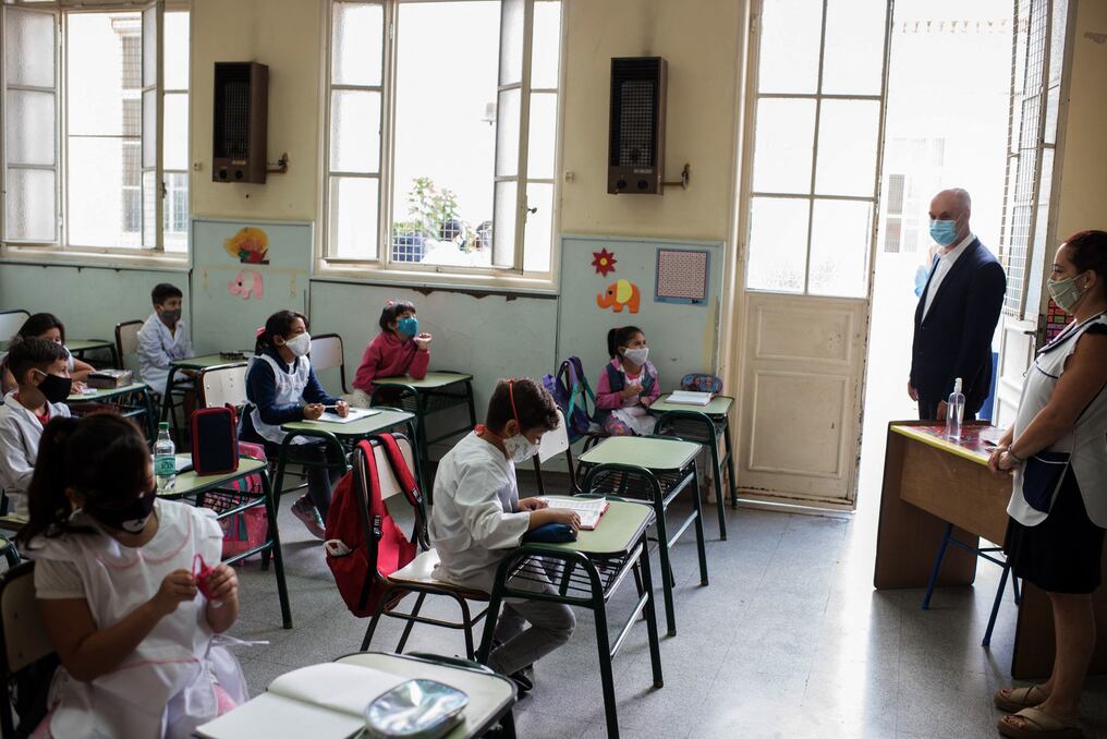 Las autoridades porteñas advirtieron que representa “un obstáculo en la comprensión” de los alumnos. Foto: Ilustrativa/AFP.