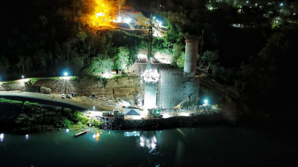 Los operarios trabajan de manera continua, mediante grupos de trabajo en horarios diurno y nocturno. Foto: Gentileza.