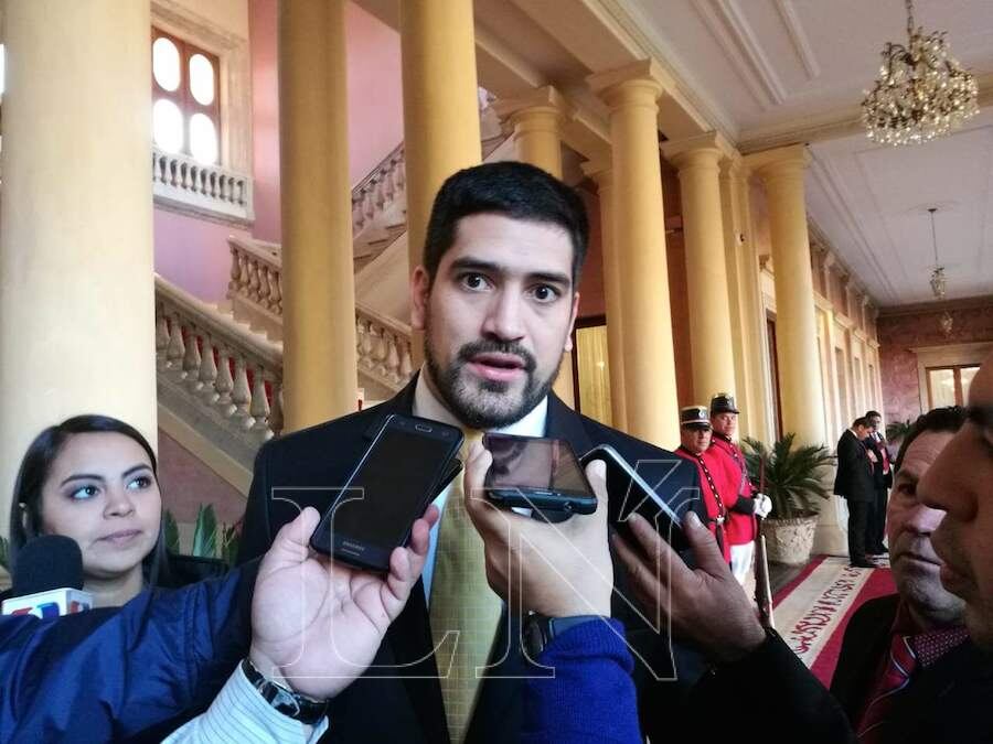 Mauricio Espínola sostiene que actores políticos como Efraín Alegre y Fernando Lugo “buscan salidas totalmente inconstitucionales e ilegales para llegar al poder”. Foto: Archivo.