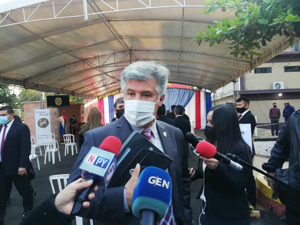 Arnaldo Giuzzio anunció que el paquete legislativo incluirá la ley que regula el cáñamo industrial y la producción controlada de la marihuana psicoactiva con fines de exportación. Foto: Gentileza.