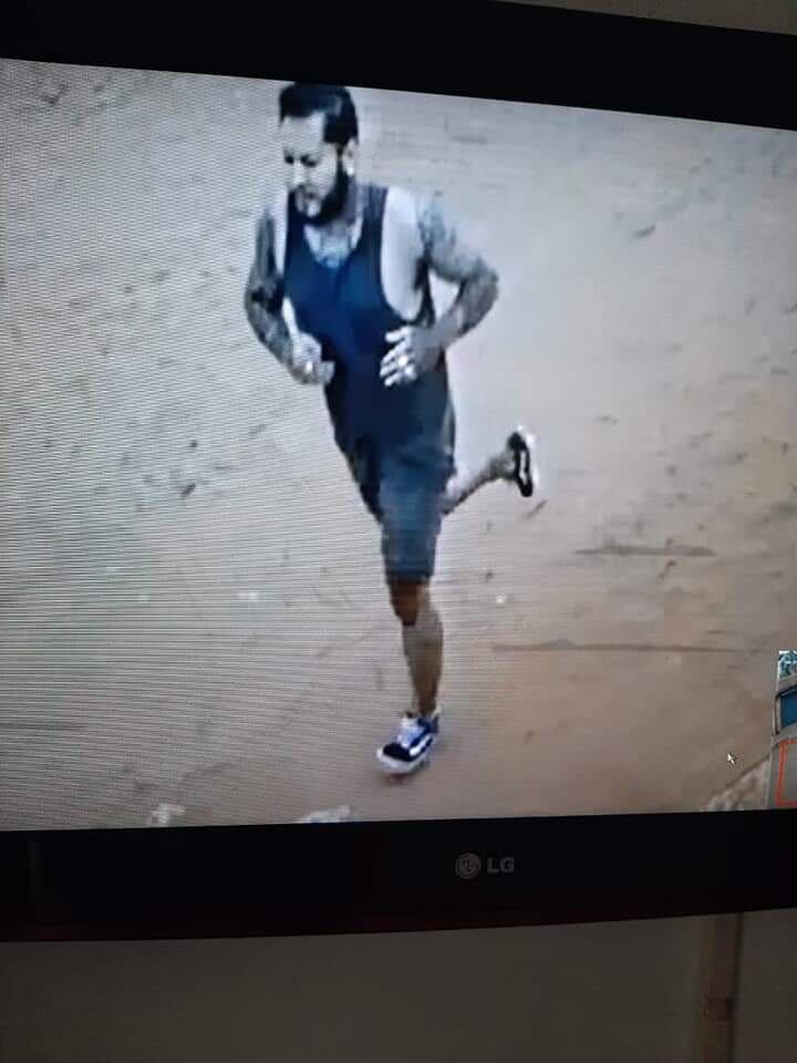 El video donde se observa al joven que presuntamente abandonó al perro fue viralizado en redes sociales. Foto: Gentileza.