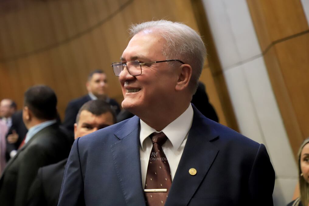 El exfiscal general del Estado Luis Escobar Faella celebró que parte del discurso de Emiliano Rolón se base en reinstalar la apertura de la Fiscalía a la población. Foto: Roberto Zarza.